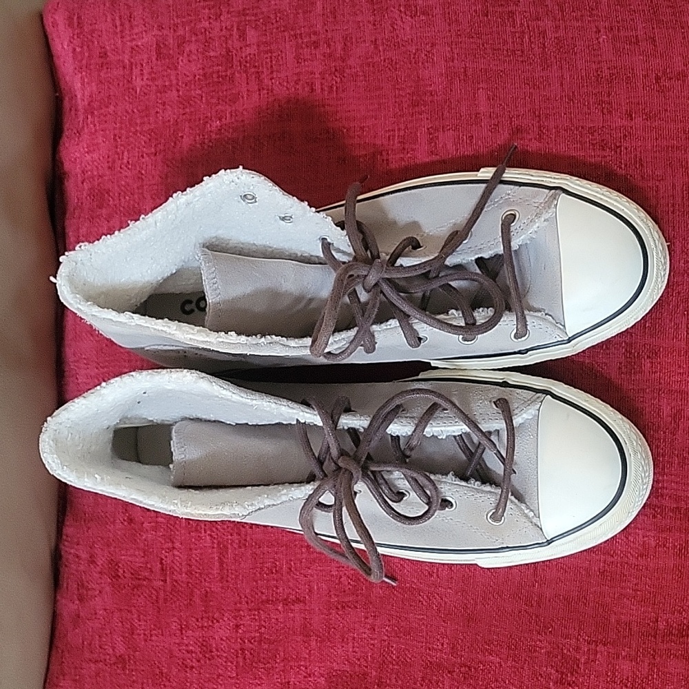 Women's Converse Chuck Taylor All-Star Leather Hightops. Size 7.5 Gray